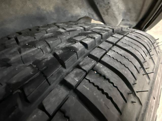 Used 2017 Jeep Cherokee Limited w/ Luxury Group AWD/4WD image 9