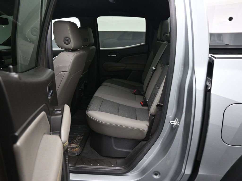 Used 2024 Chevrolet Colorado ZR2 w/ Technology Package image 19