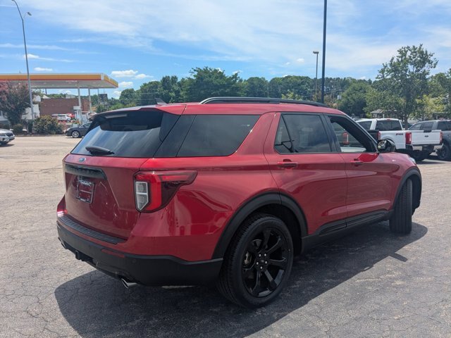 Certified 2023 Ford Explorer ST-Line w/ Class IV Trailer Tow Package RWD image 11