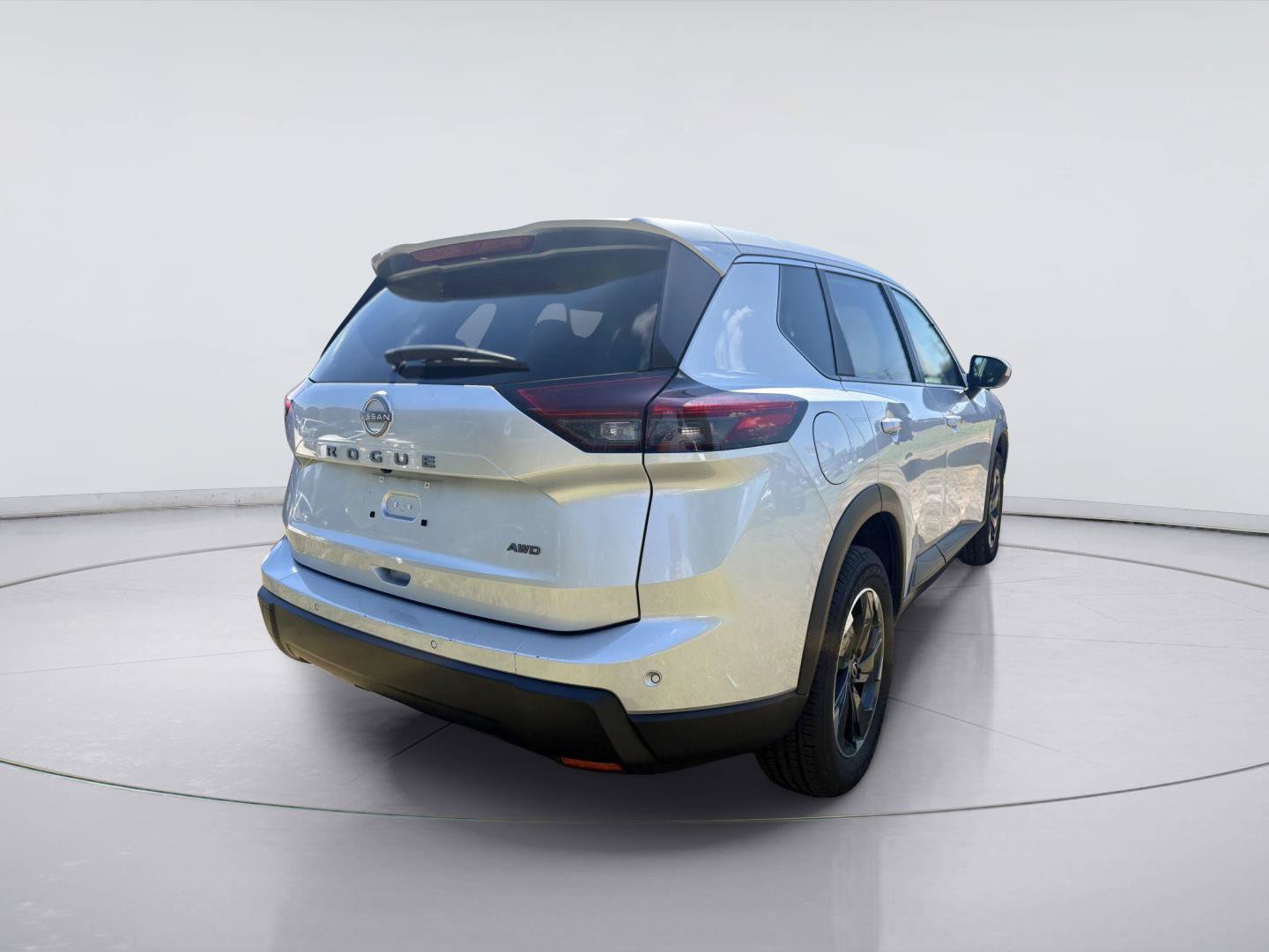 Used 2025 Nissan Rogue SV AWD/4WD image 4