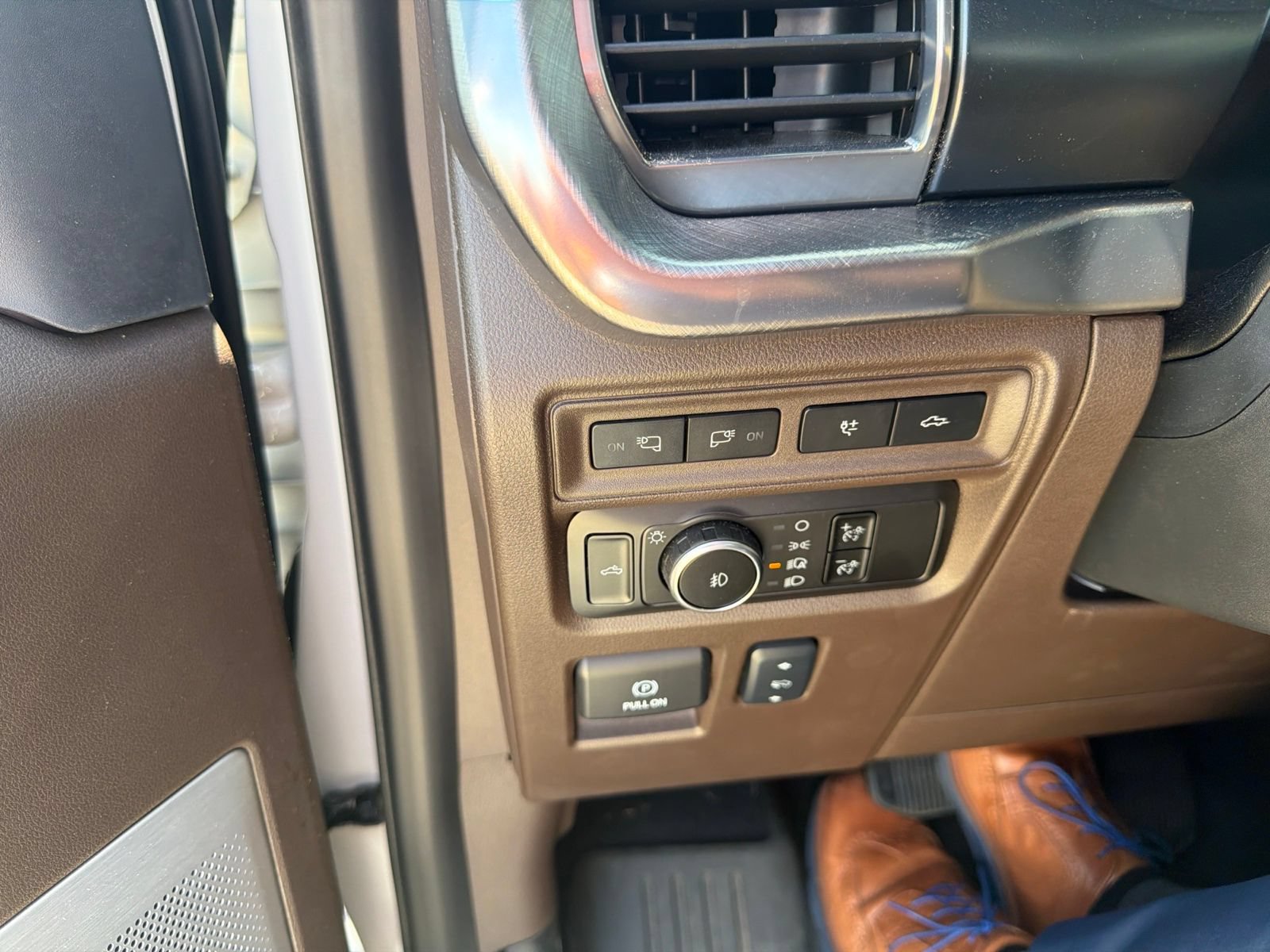 Certified 2024 Ford F150 King Ranch AWD/4WD image 31