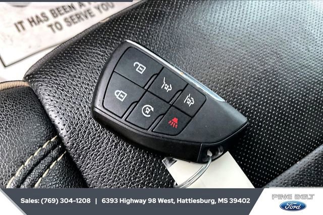 Used 2023 Chevrolet Suburban Premier image 11