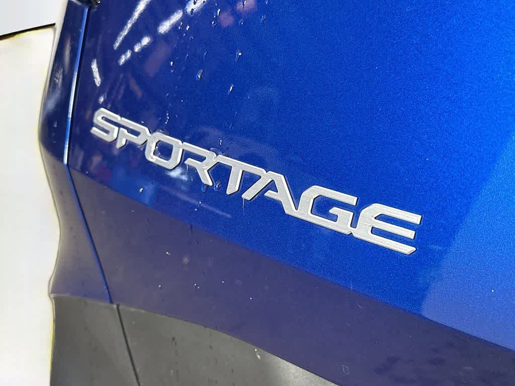 Used 2025 Kia Sportage EX FWD image 7