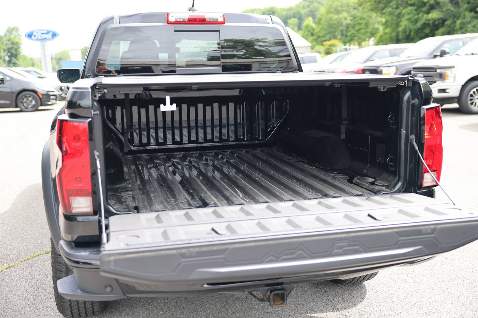 Used 2024 Chevrolet Colorado Trail Boss w/ Advanced Trailering Package AWD/4WD image 13