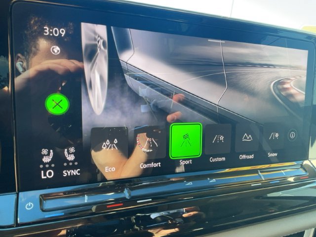 Used 2024 Volkswagen Atlas Peak Edition SE AWD/4WD image 26