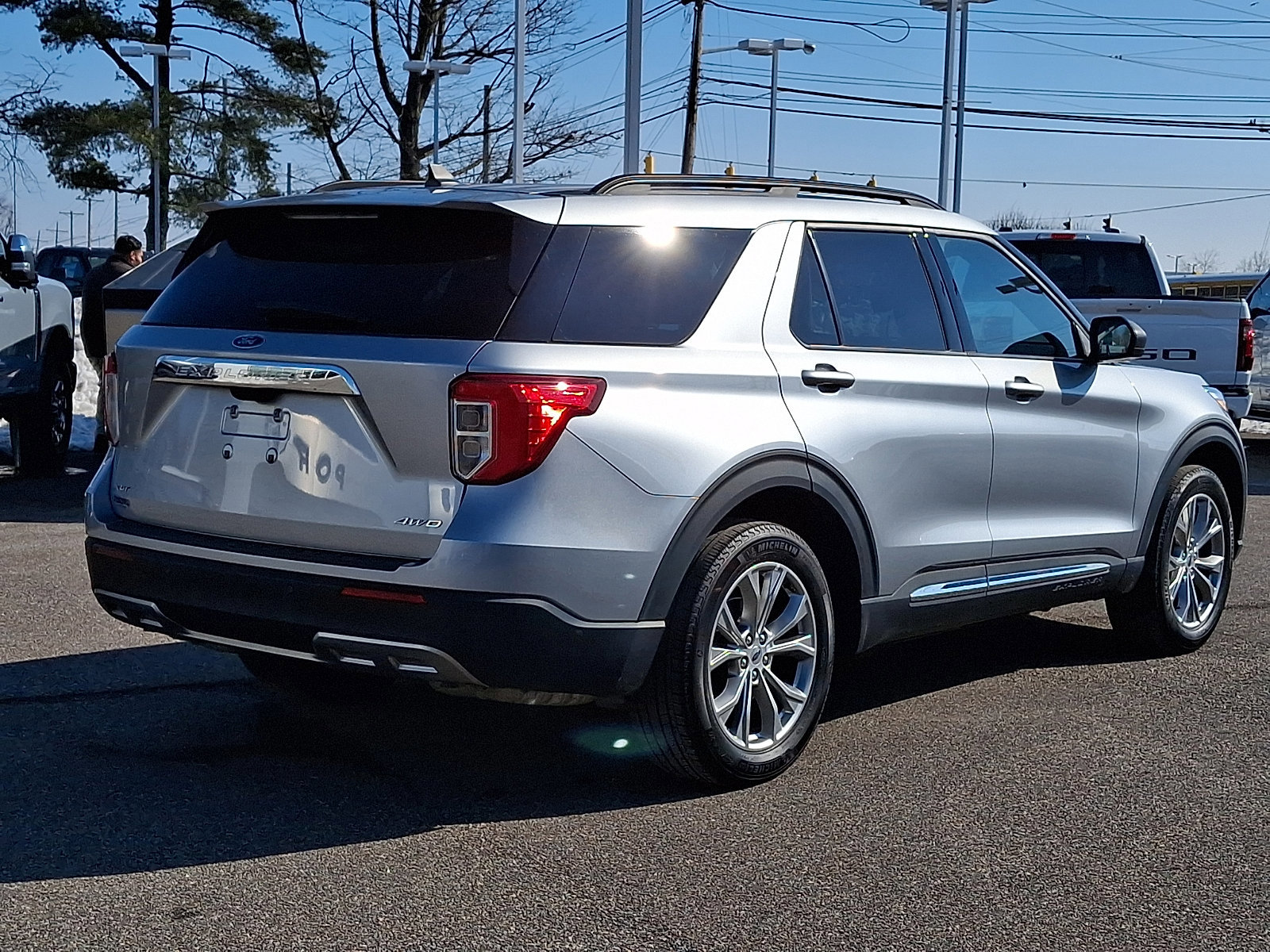 Certified 2022 Ford Explorer XLT w/ Equipment Group 202A image 8