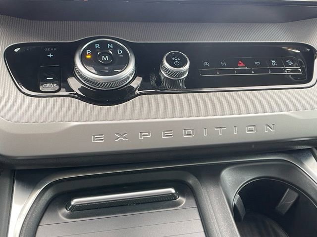 Certified 2025 Ford Expedition Active image 28