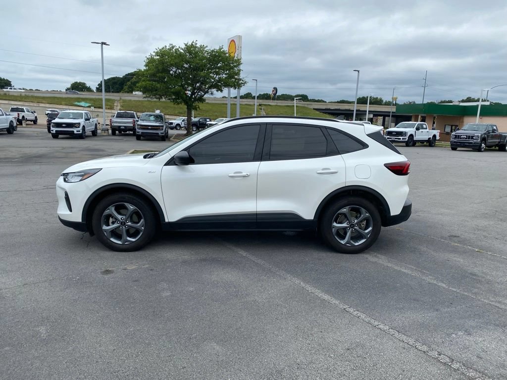 Certified 2025 Ford Escape ST-Line w/ Equipment Group 301A FWD image 4