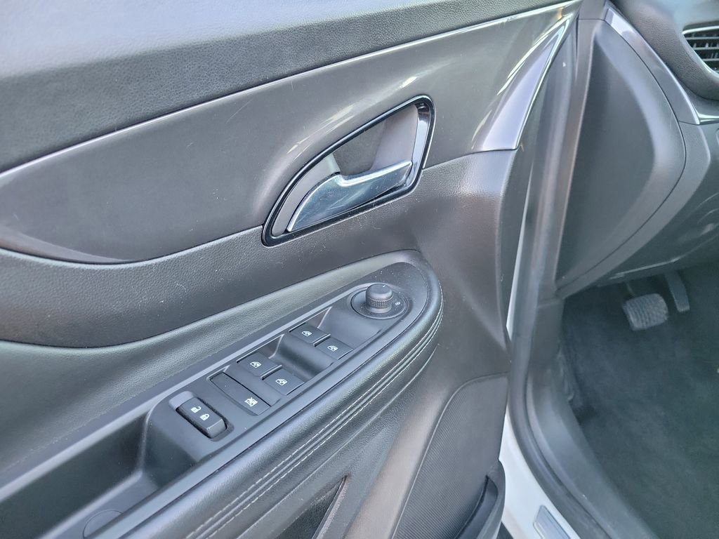 Used 2019 Buick Encore Essence image 19