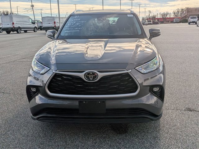 Used 2020 Toyota Highlander XLE image 9