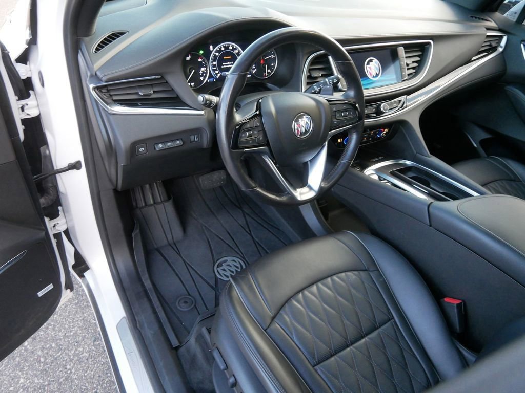 Used 2022 Buick Enclave Avenir image 11
