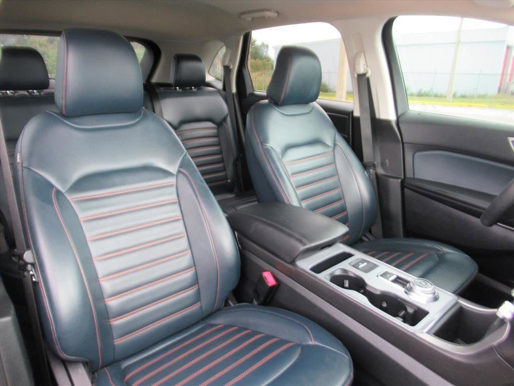 Certified 2022 Ford Edge SEL w/ Sport Appearance Package image 10