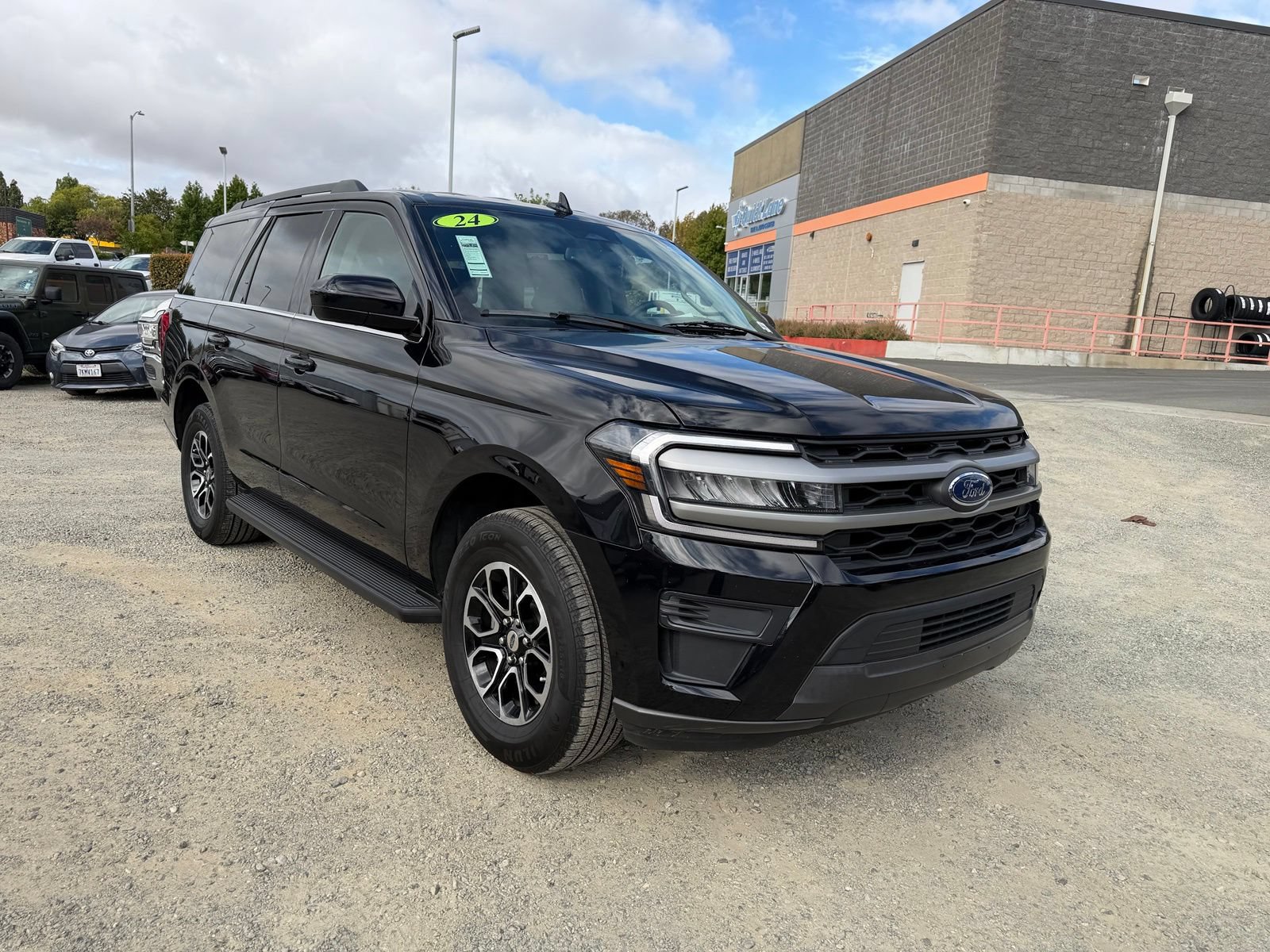 Certified 2024 Ford Expedition XLT AWD/4WD image 7