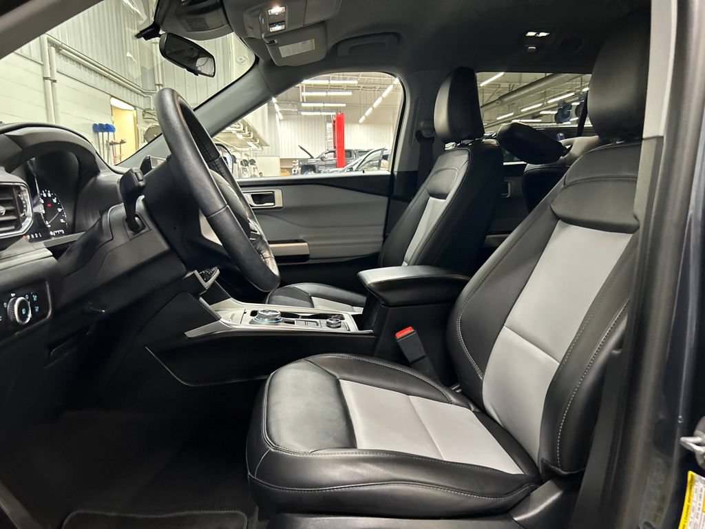 Certified 2023 Ford Explorer XLT w/ Equipment Group 202A AWD/4WD image 11