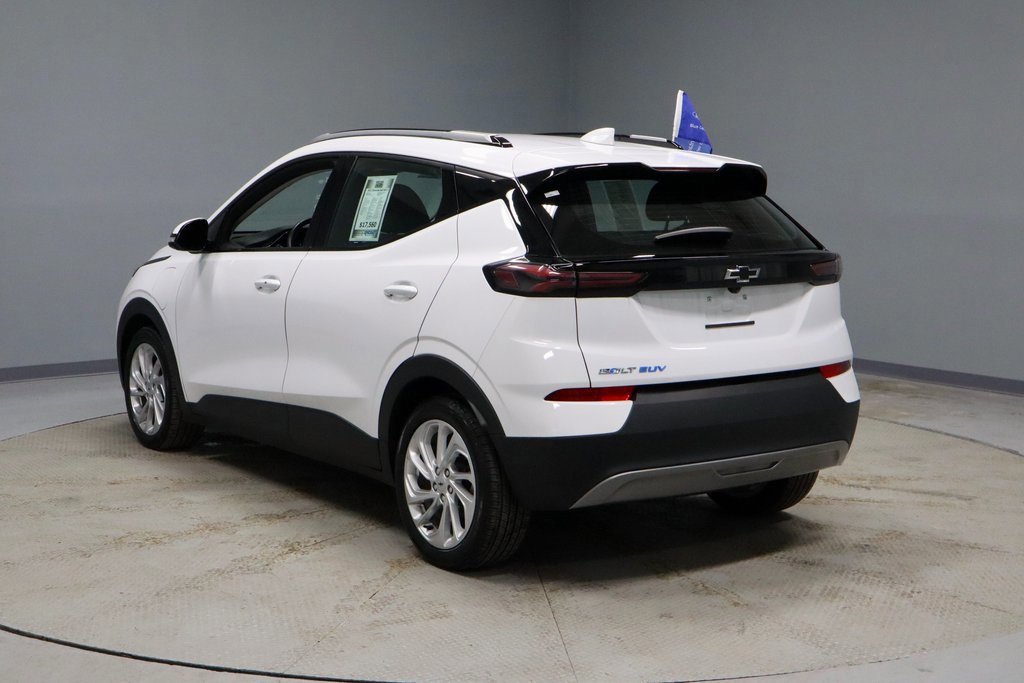 Used 2022 Chevrolet Bolt EUV LT image 3