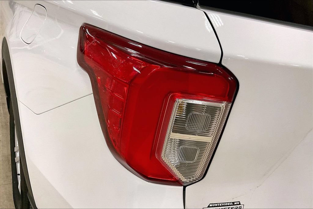 Certified 2020 Ford Explorer XLT w/ Equipment Group 202A AWD/4WD image 29