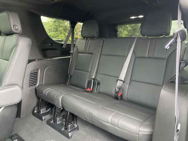 Used 2024 Chevrolet Suburban RST w/ Luxury Package RWD image 12