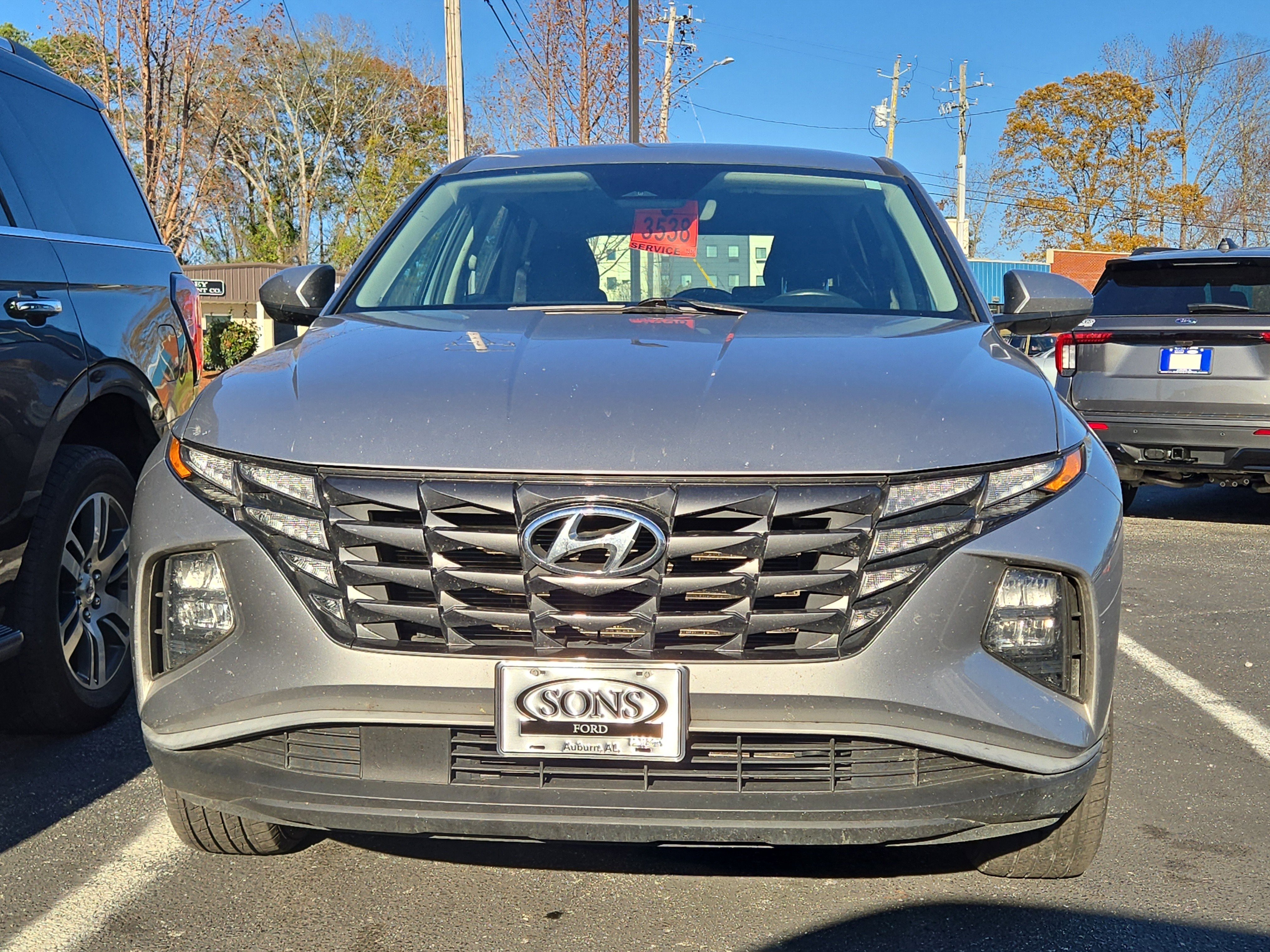 Used 2024 Hyundai Tucson SE image 2