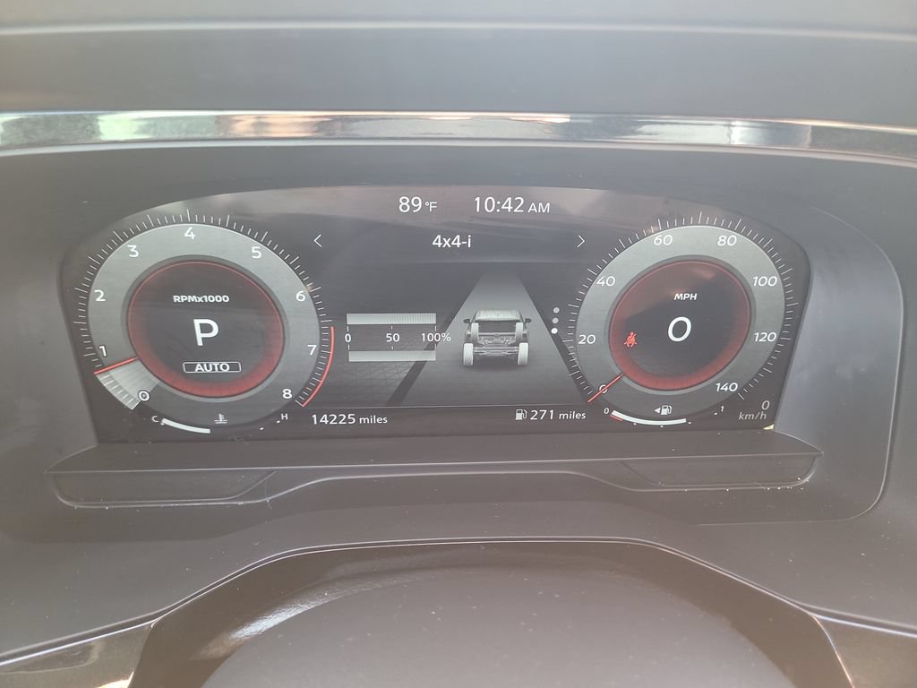 Used 2025 Nissan Pathfinder Platinum AWD/4WD image 30