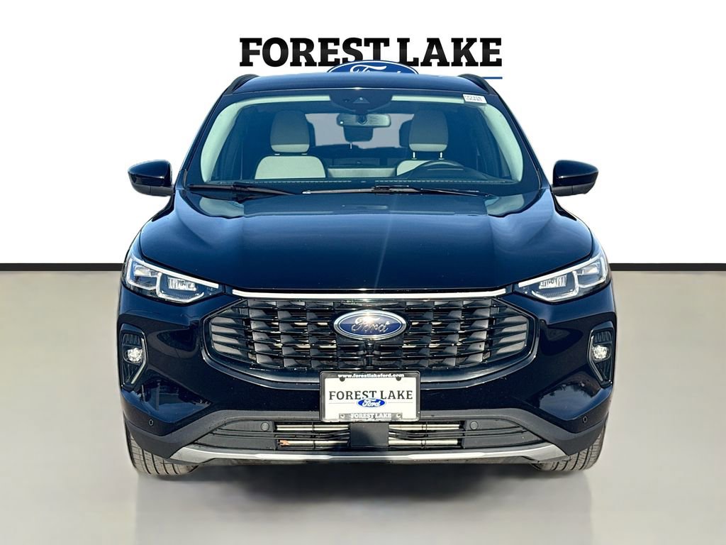 Certified 2023 Ford Escape Platinum w/ Premium Technology Package AWD/4WD image 2