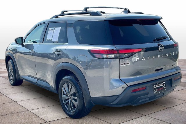 Used 2023 Nissan Pathfinder SV AWD/4WD image 2