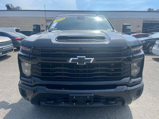 Used 2024 Chevrolet Silverado 2500 Custom w/ Custom Value Package AWD/4WD image 2