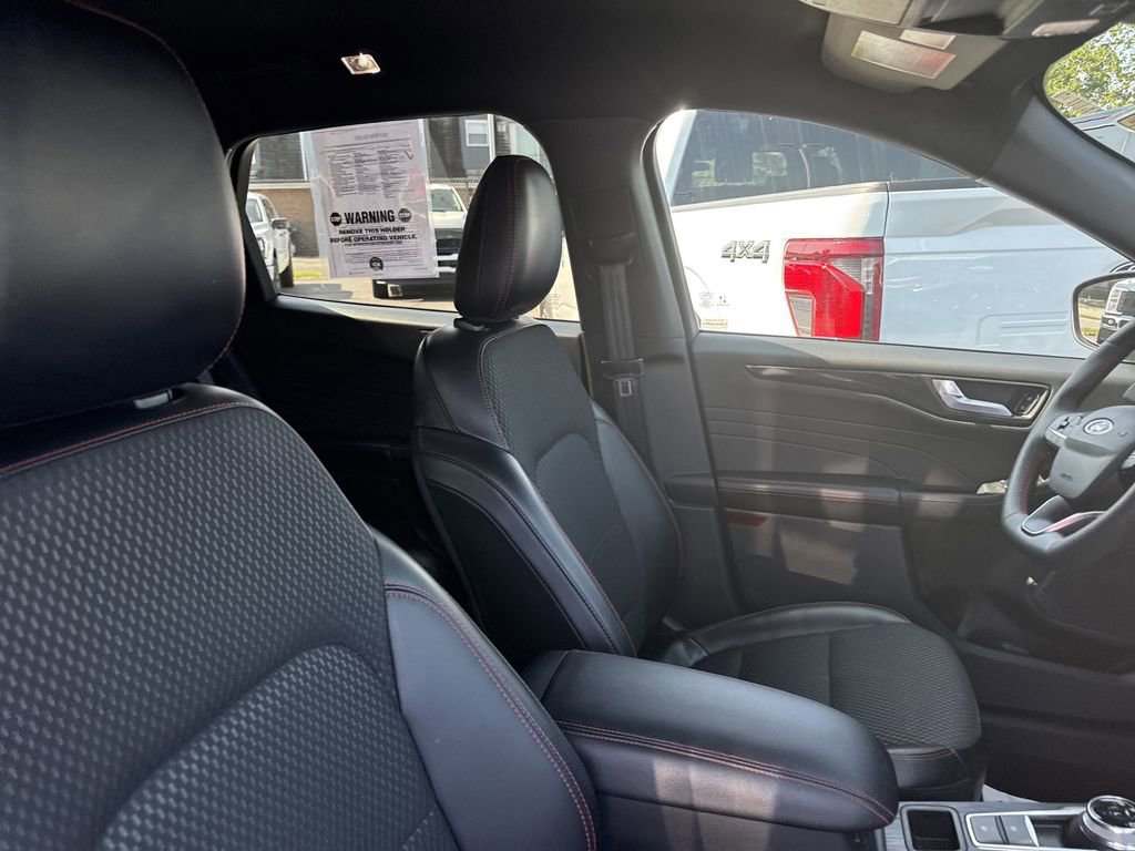 Certified 2023 Ford Escape ST-Line w/ Tech Pack #1 image 14