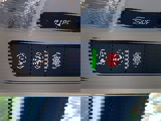 Used 2020 Chevrolet Blazer LT image 33