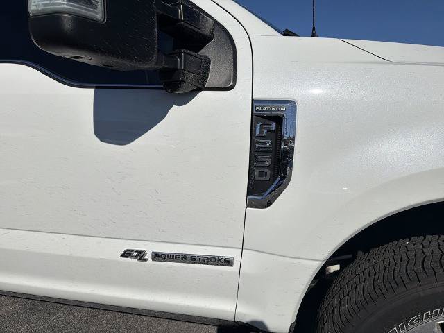 Certified 2020 Ford F250 Platinum w/ FX4 Off-Road Package AWD/4WD image 3