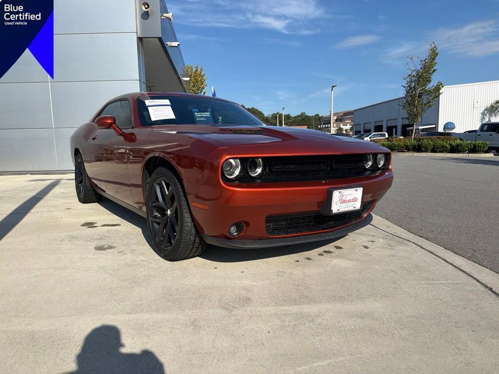 Used 2020 Dodge Challenger SXT w/ Blacktop Package RWD image 1