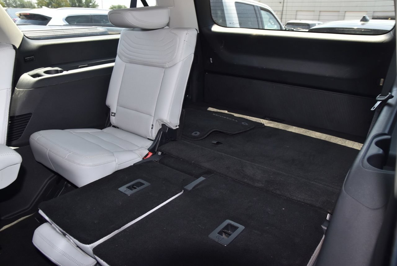 Certified 2025 Ford Expedition Max Platinum w/ Platinum Ultimate Package AWD/4WD image 11