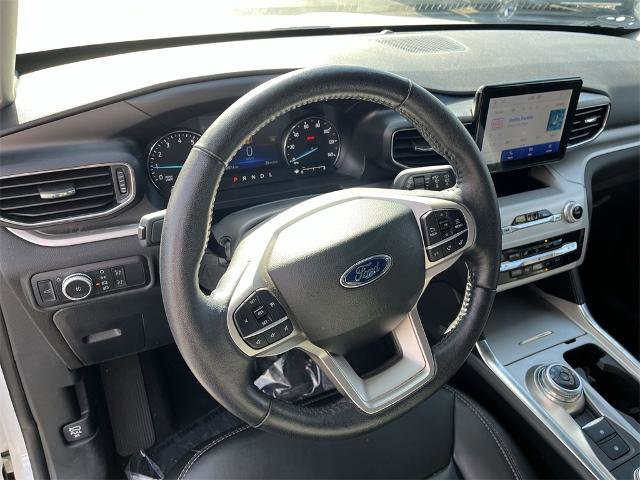 Certified 2022 Ford Explorer XLT w/ Equipment Group 202A image 15