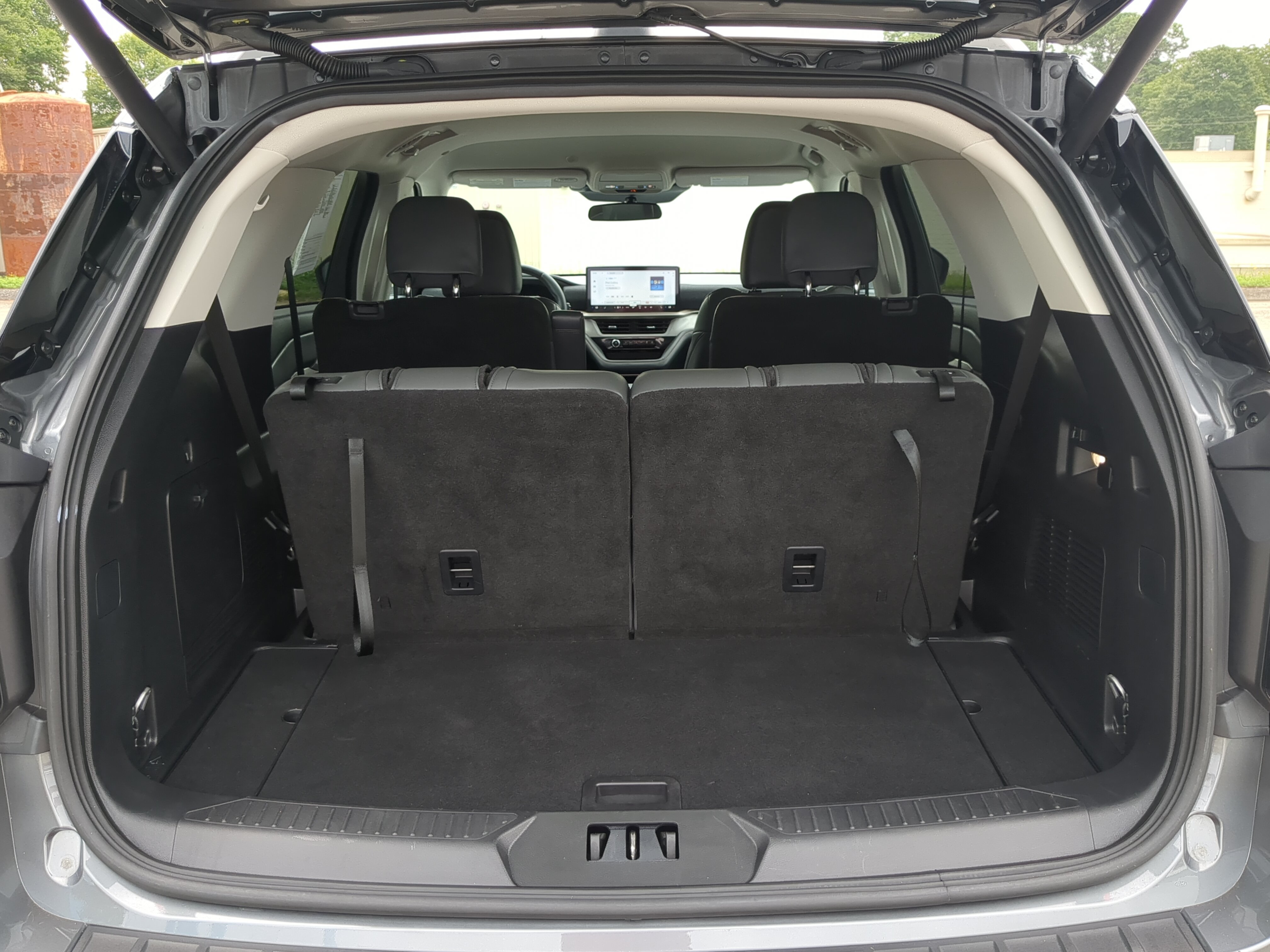 Certified 2025 Ford Explorer Active w/ Active Comfort Package RWD image 11