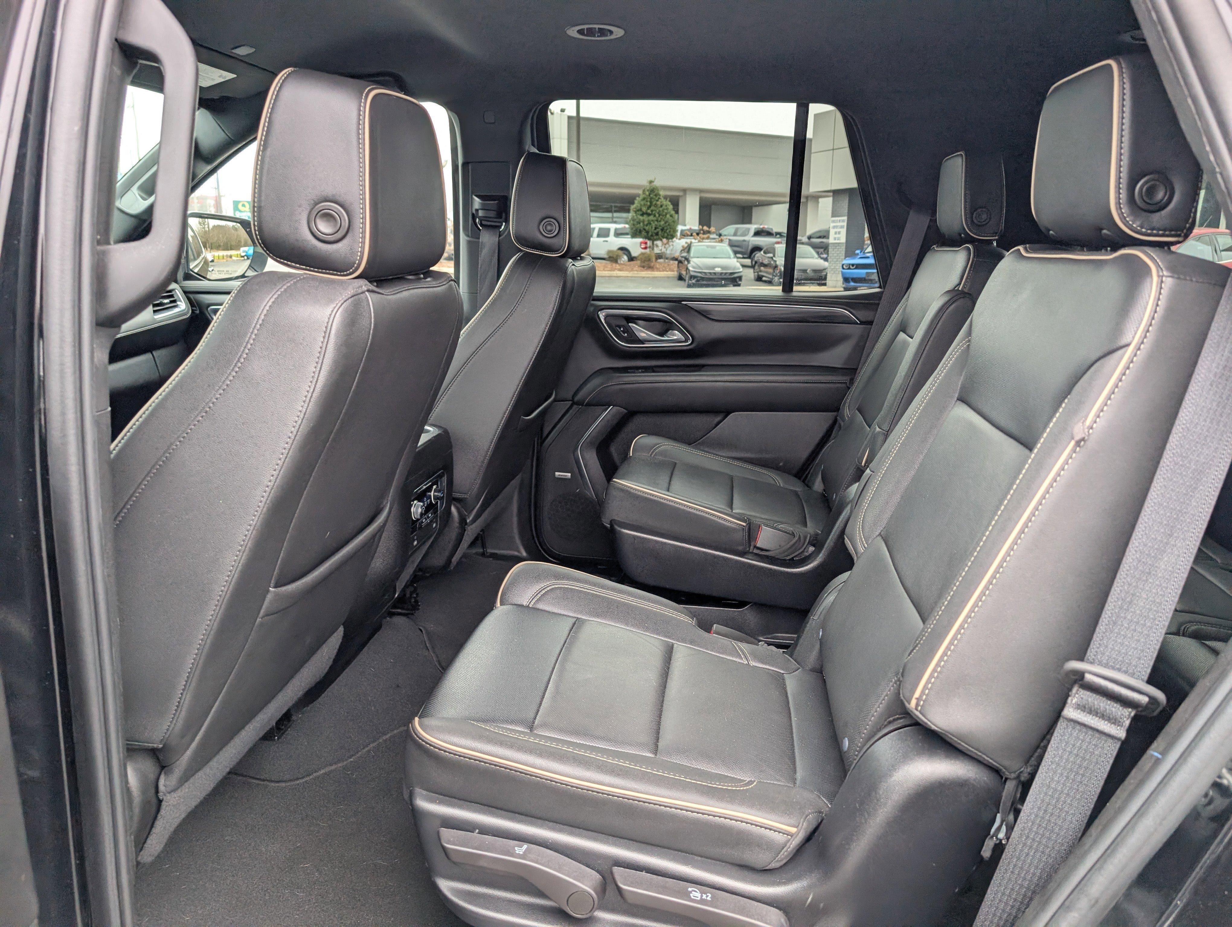 Used 2023 GMC Yukon SLT image 16