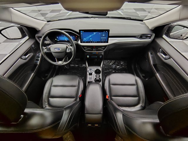 Certified 2025 Ford Escape Platinum AWD/4WD image 2