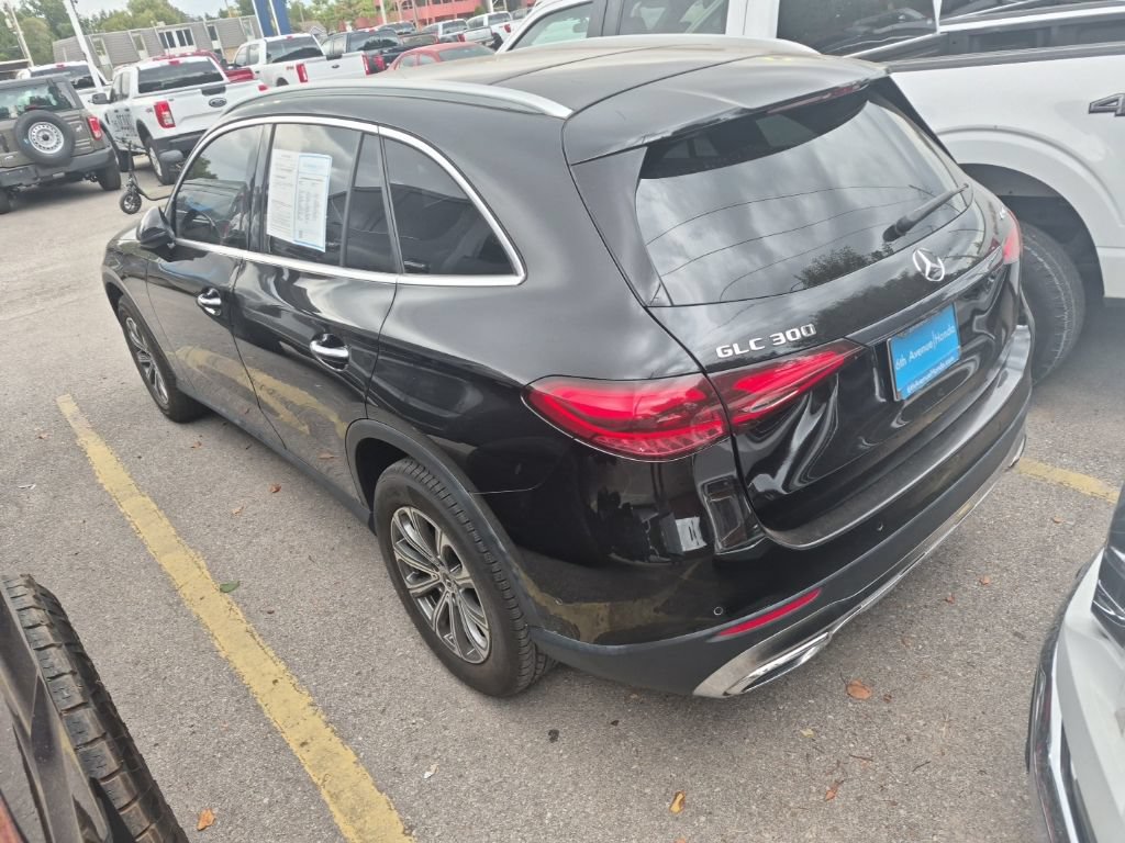 Used 2024 Mercedes-Benz GLC 300 4MATIC image 11