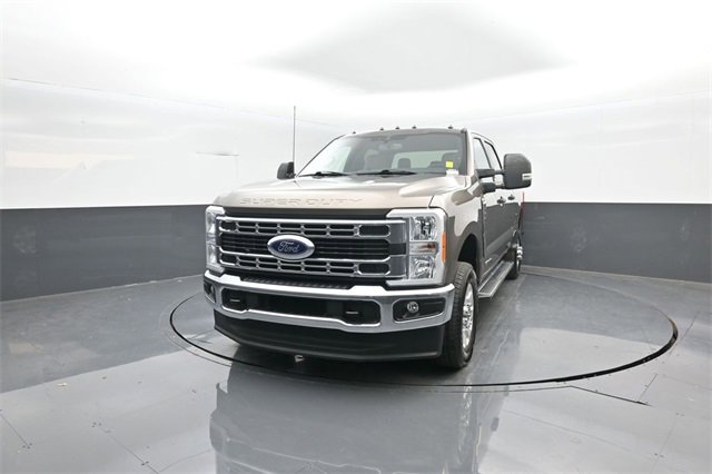 Certified 2023 Ford F350 XLT image 3