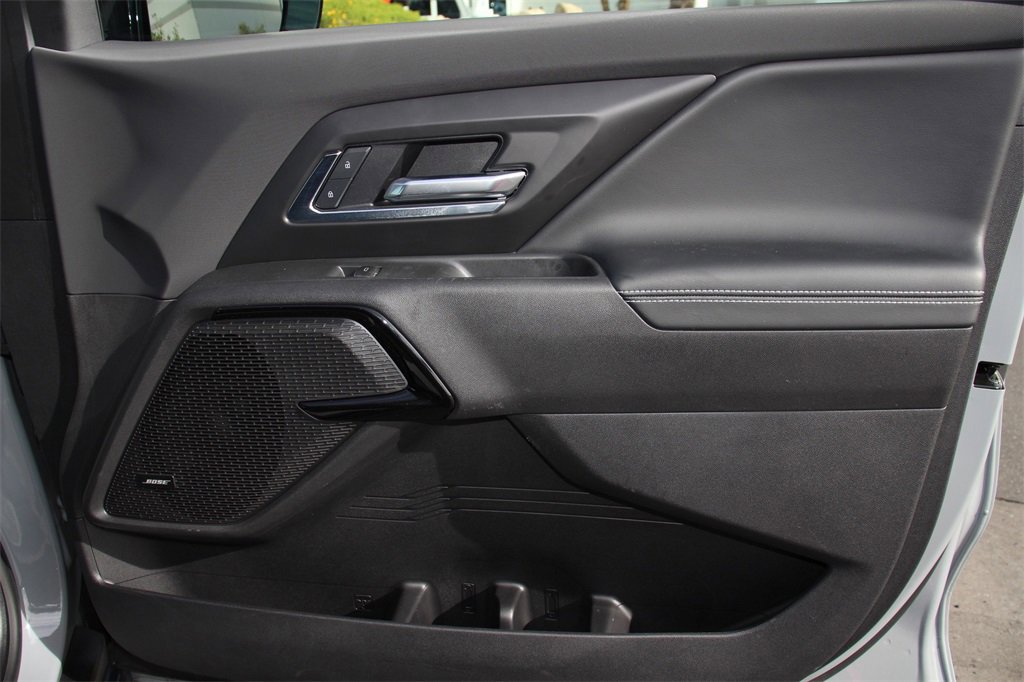 Used 2025 Chevrolet Silverado EV LT image 26