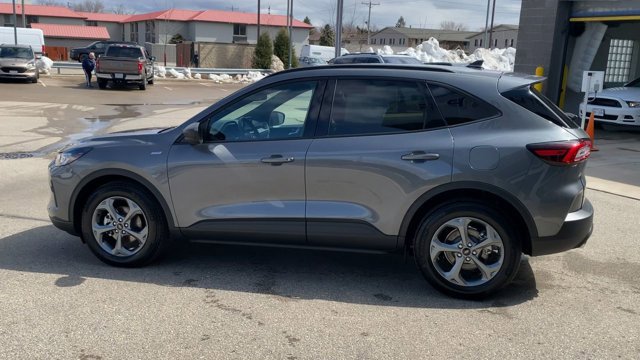 Certified 2025 Ford Escape ST-Line w/ Cold Weather Package FWD image 7