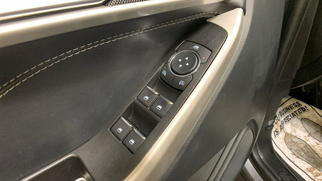 Certified 2022 Ford Explorer XLT w/ Equipment Group 202A image 32