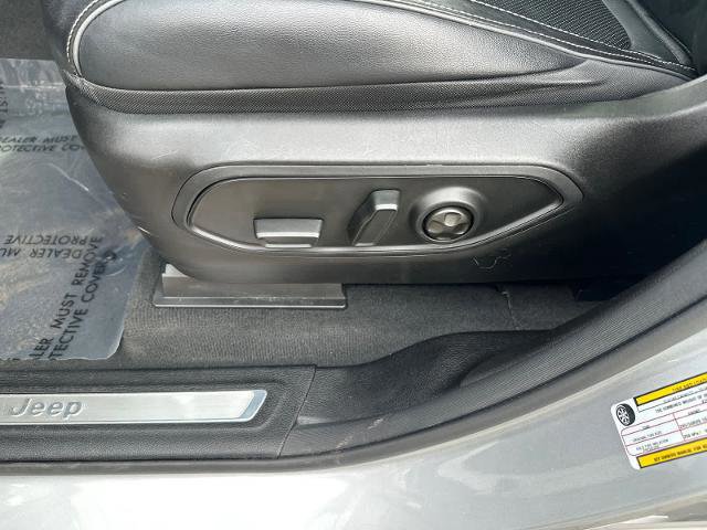 Used 2022 Jeep Grand Cherokee Overland image 28