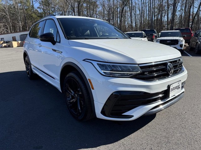 Used 2024 Volkswagen Tiguan SE R-Line image 7