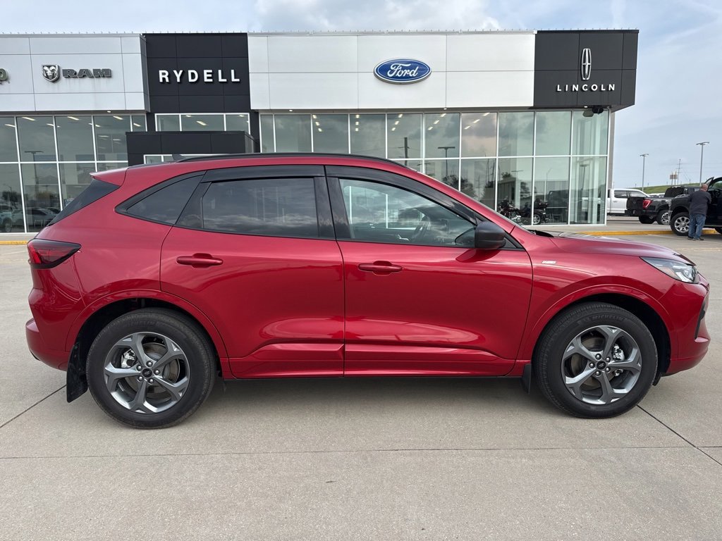 Certified 2024 Ford Escape ST-Line image 6
