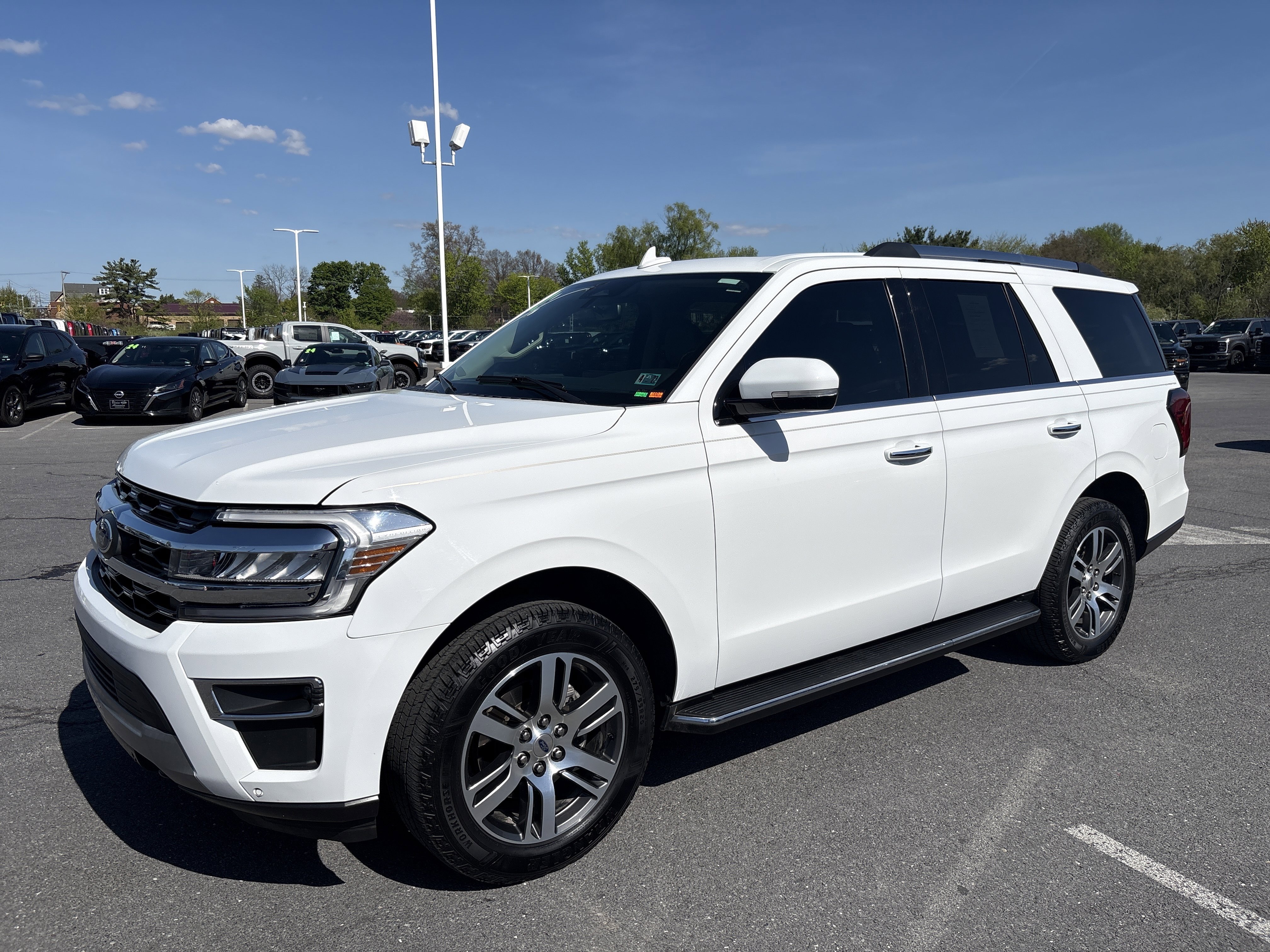 Certified 2022 Ford Expedition Limited AWD/4WD image 2