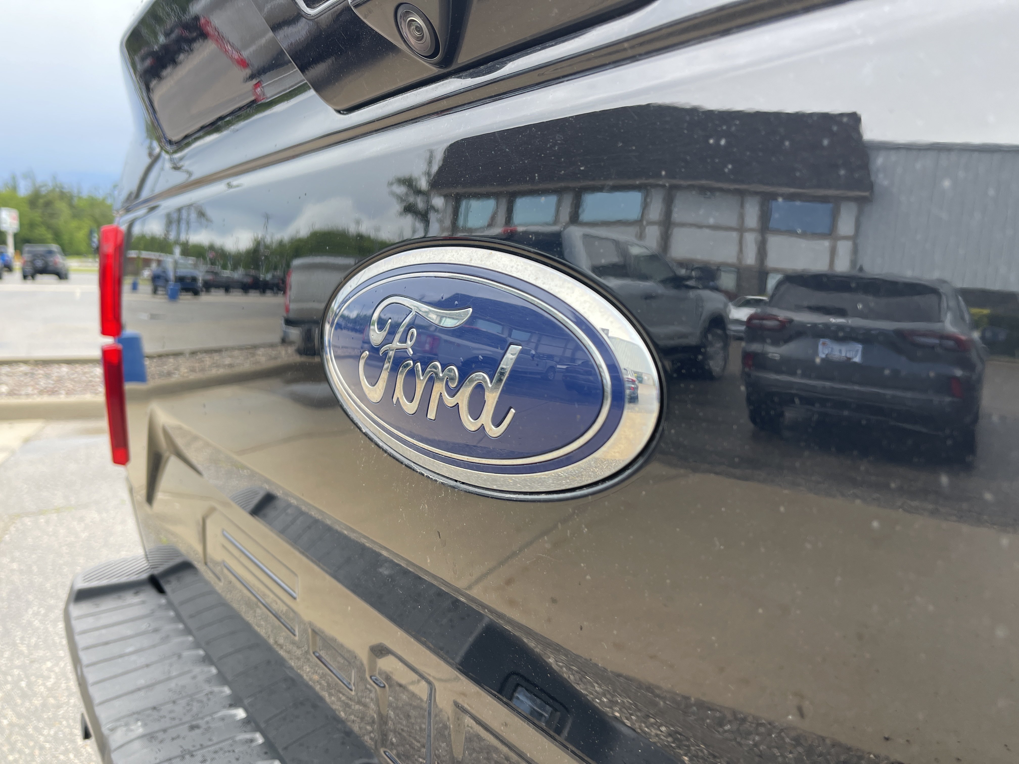 Certified 2020 Ford F150 Lariat w/ Equipment Group 502A Luxury AWD/4WD image 28
