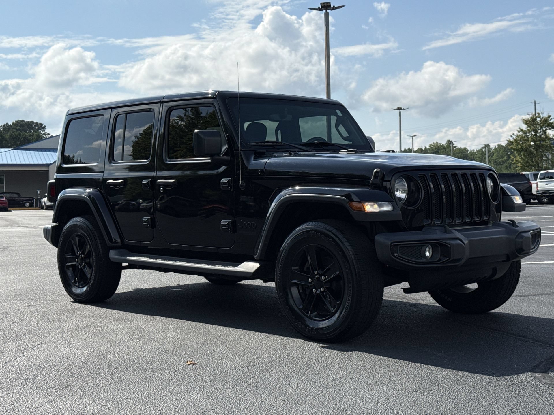Used 2020 Jeep Wrangler Unlimited Sahara AWD/4WD image 28