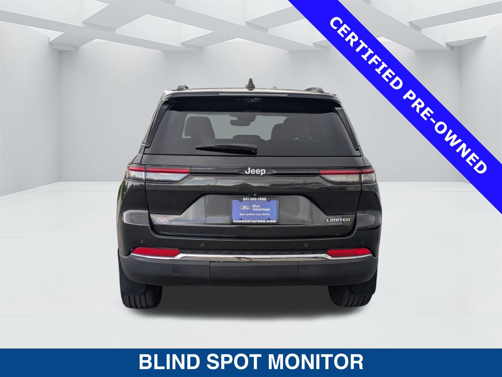 Used 2024 Jeep Grand Cherokee Limited w/ Luxury Tech Group II RWD image 6