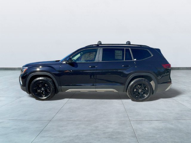 Used 2024 Volkswagen Atlas Peak Edition SE AWD/4WD image 4