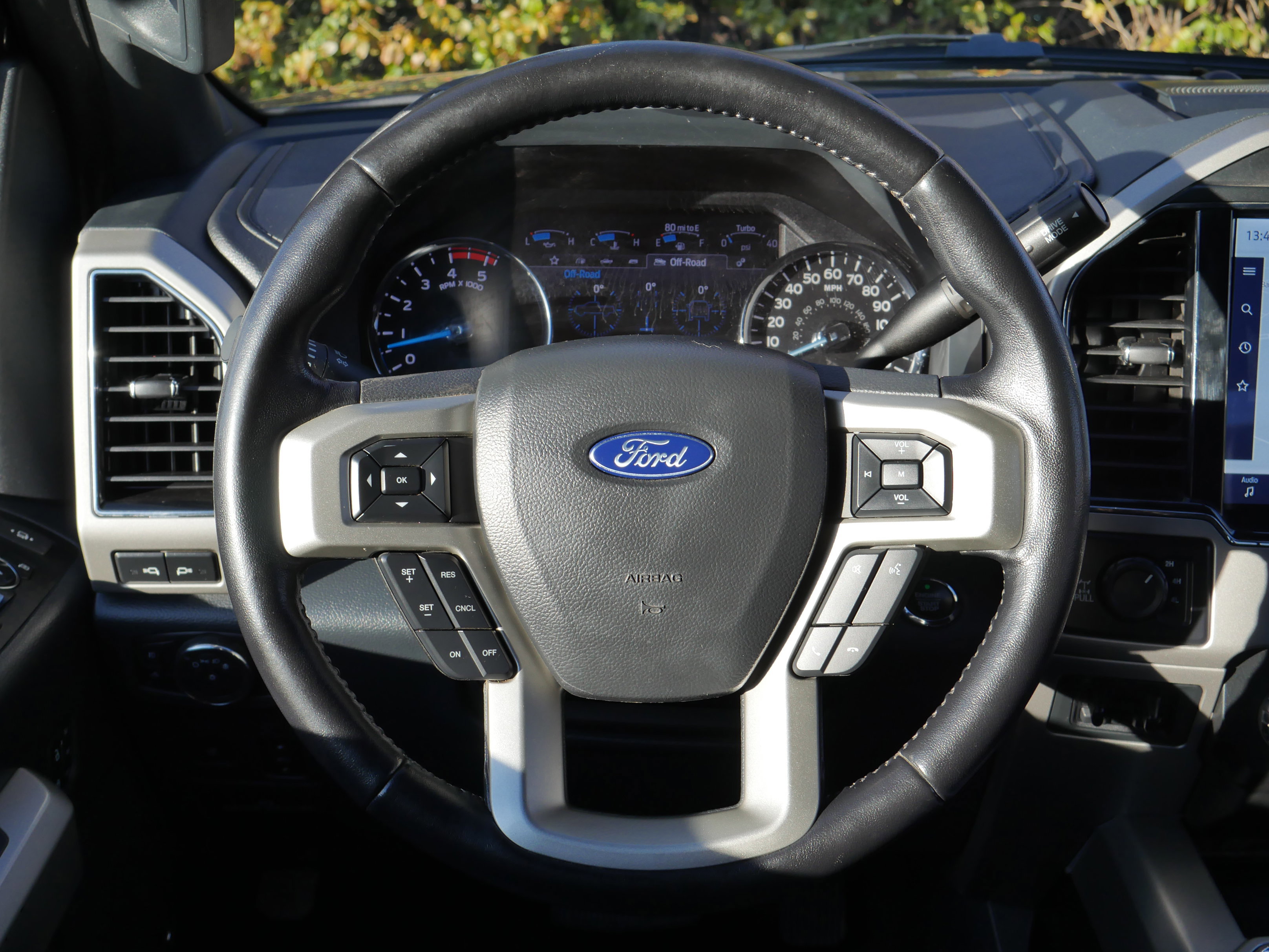 Certified 2022 Ford F350 Lariat w/ Lariat Ultimate Package image 13