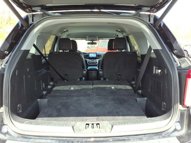 Certified 2022 Ford Explorer XLT w/ Equipment Group 202A image 15